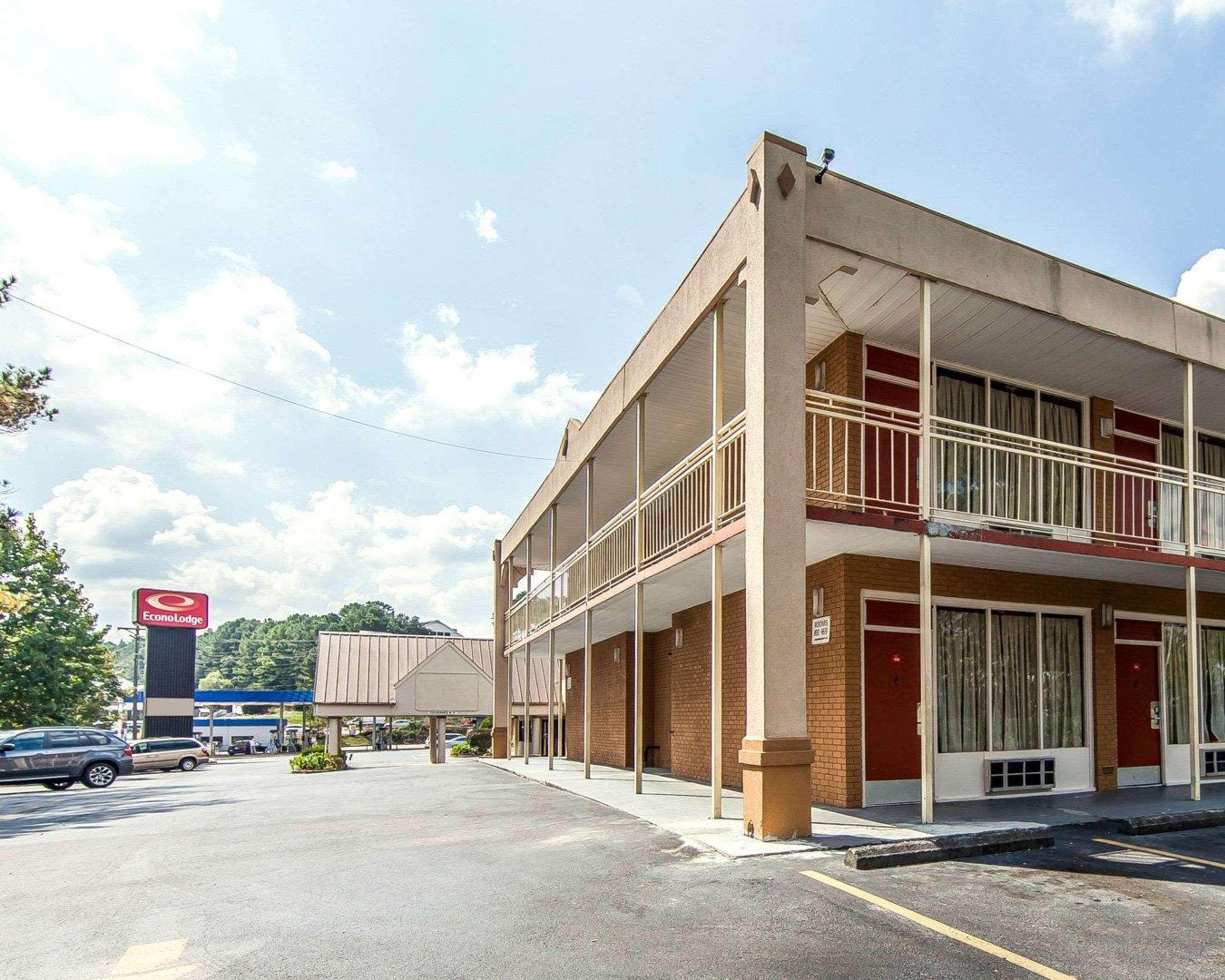 Econo Lodge Cleveland Bagian luar foto