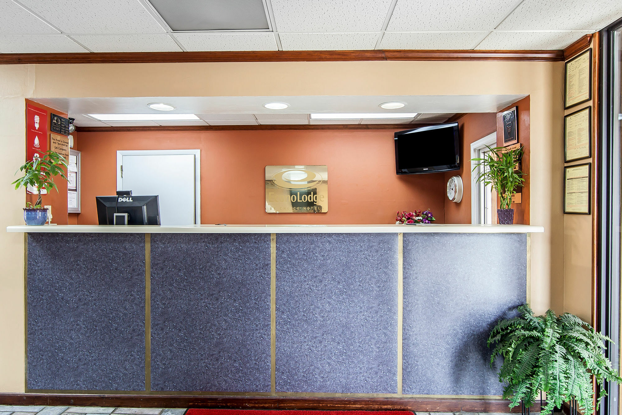 Econo Lodge Cleveland Bagian luar foto